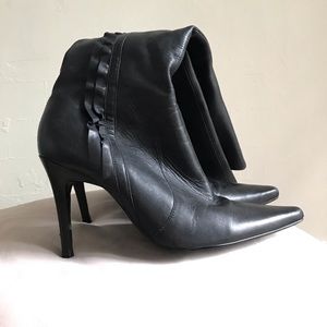 SHUBAR Black Heeled Pointed Toe Boots